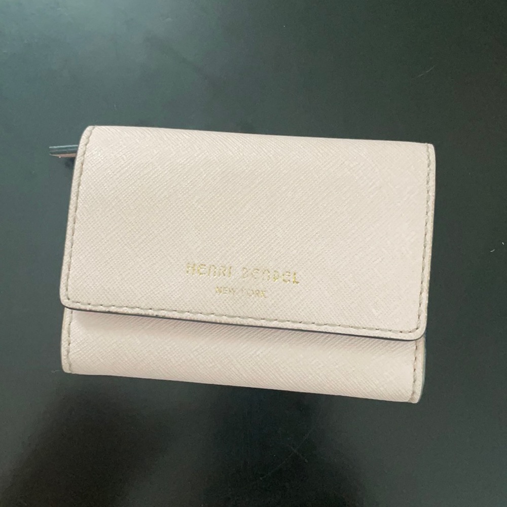 Henri bendel ID wallet